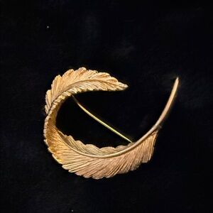 Vintage Allison Reed Gold Leaf Brooch 2”